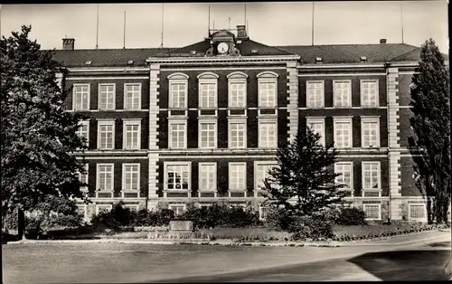 Ak Hartmannsdorf Kr. Chemnitz, Partie an der Schule