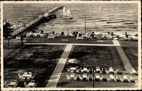 Ak Ostseebad Kühlungsborn, Blick vom Strand Hotel, Seesteg