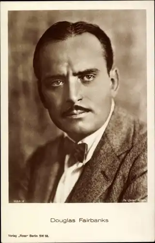 Ak Schauspieler Douglas Fairbanks, Portrait, Fliege