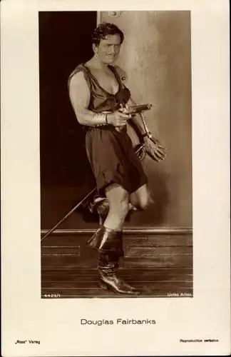 Ak Schauspieler Douglas Fairbanks, Pistole