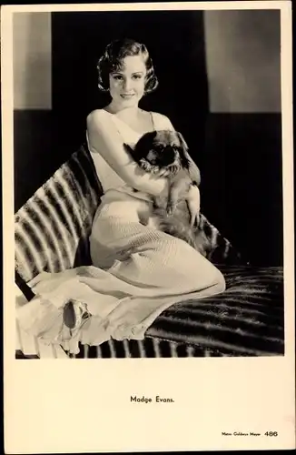 Ak Schauspielerin Madge Evans, Portrait, Hund
