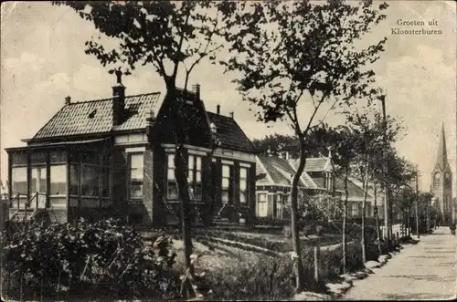 Ak Kloosterburen Groningen Niederlande, Straßenpartie, Wohnhäuser