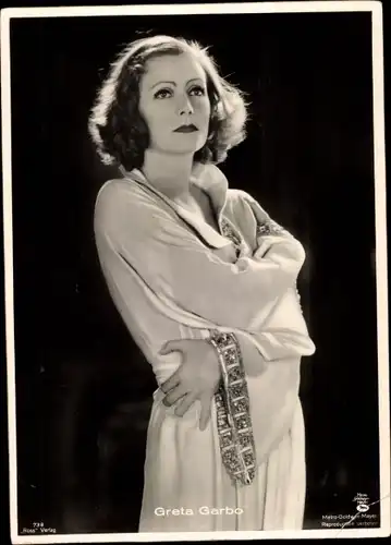 Ak Schauspielerin Greta Garbo, Portrait, Ross 738