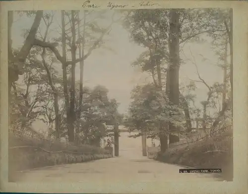 Foto Tokio Präf. Tokio Japan, Uyeno Park, gate