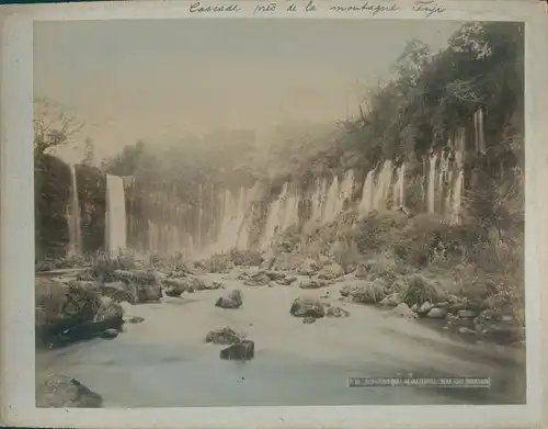 Foto Präf. Shizuoka Japan, Shiraito no Taki Waterfalls near Fuji Mountain