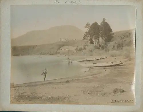 Foto Hakone Präfektur Kanagawa Japan, Lake shore, castle