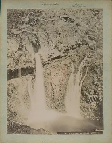 Foto Nikko Präfektur Tochigi Japan, Urami Waterfall