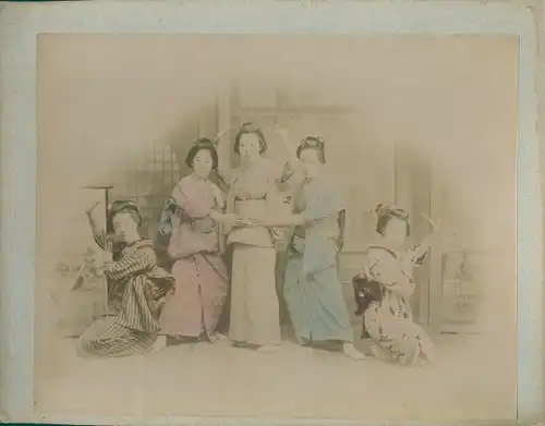 Foto Japan, Japanese Women wearing Hakama with Kimono, colorized