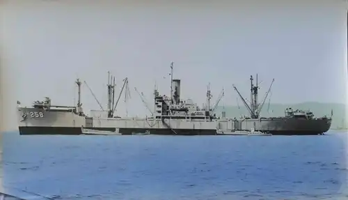 Foto US Kriegsschiff USS Antares, AK-258, Frachtschiff