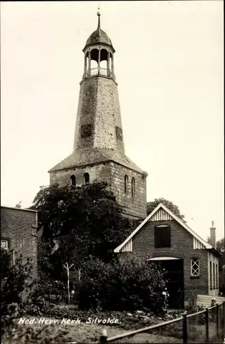Ak Silvolde Gelderland, Ned. Herv. Kerk, Partie an der Kirche