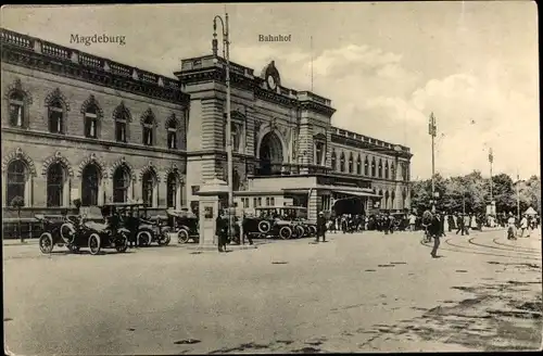 Ak Magdeburg an der Elbe, Hauptbahnhof, Außenansicht, Autos