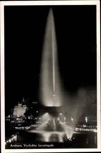 Ak Arnhem Gelderland Niederlande, Verlichte Janssingels, Springbrunnen bei Nacht