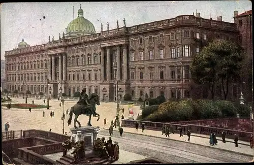 Ak Berlin Mitte, Schloss mit Denkmal des großen Kurfürsten