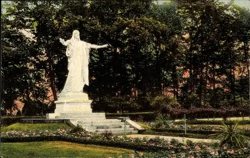 Ak Chemnitz Sachsen, Christusfigur auf dem Friedhof