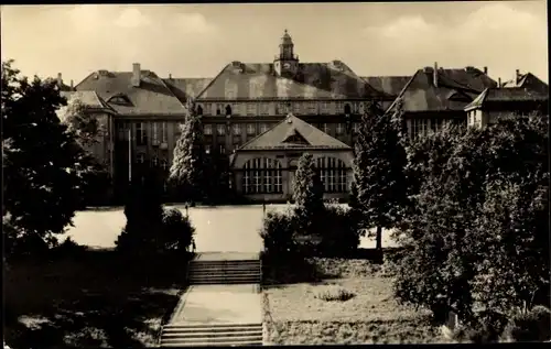 Ak Burgstädt in Sachsen, Ernst-Schneller-Schule, Außenansicht