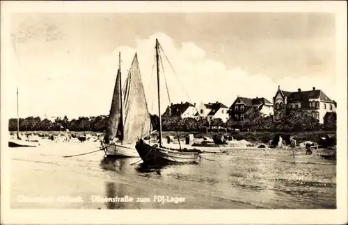 Ak Ostseebad Ahlbeck Heringsdorf auf Usedom, Dünenstrasse zum FDJ-Lager, Segelboote