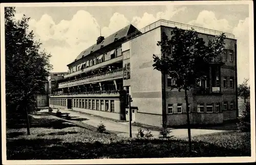 Ak Coswig in Sachsen, Landesversicherungsanstalt Sachsen, Heilstätte Lindenhof (Klinik), Außenansich