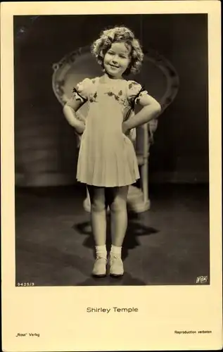 Ak Schauspielerin Shirley Temple, Standportrait