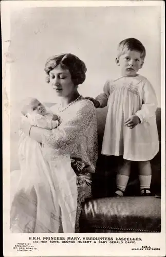 Ak Princess Mary, Viscountess Lascelles and her sons George Hubert, Gerald David