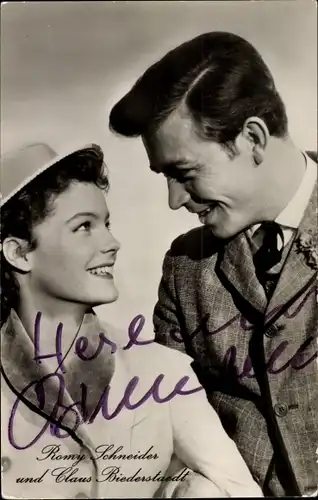 Ak Schauspieler Romy Schneider und Claus Biederstaedt, Feuerwerk