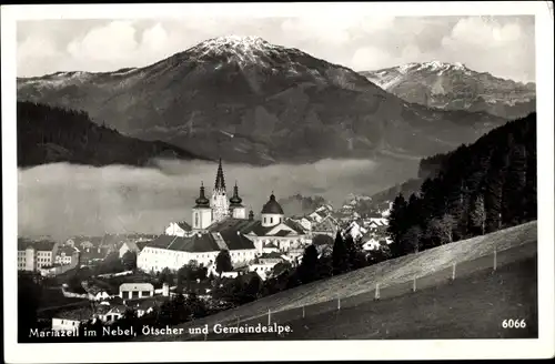 Ak Mariazell Steiermark, Ort mit Nebel, Ötscher und Gemeindealpe