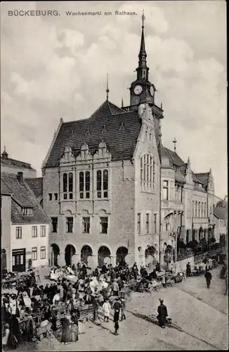 Ak Bückeburg im Kreis Schaumburg, Wochenmarkt am Rathaus