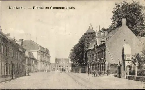 Ak Dadizele Dadizeele Moorslede Westflandern, Plaats en Gemeentehuis