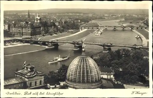 Ak Dresden Altstadt, Blick auf das Königsufer, Brücken, Kirchturm