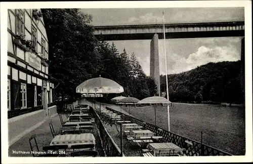 Ak Nossen in Sachsen, Terrasse der Gastwirtschaft Huthaus, Brücke