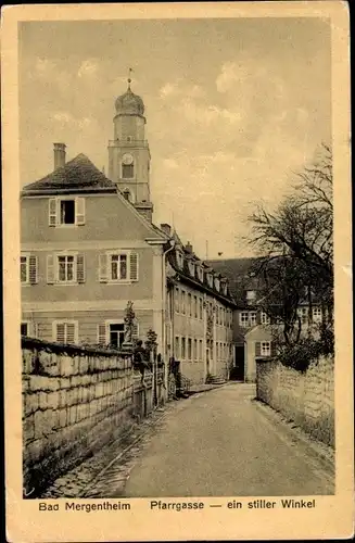 Ak Bad Mergentheim in Tauberfranken, Pfarrgasse - ein stiller Winkel, Kirchturm