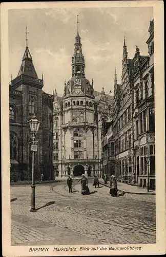 Ak Hansestadt Bremen, Marktplatz, Blick auf die Baumwollbörse, Passanten, Laterne