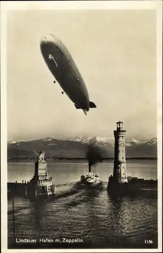 Ak Lindau am Bodensee Schwaben, Hafen mit Zeppelin, Löwe und Leuchtturm