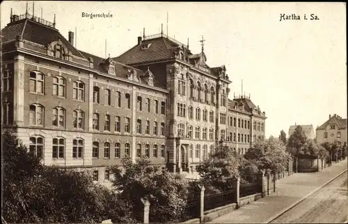 Ak Hartha Mittelsachsen, Bürgerschule, Außenansicht, Straßenseite