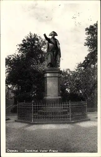 Ak Dessau in Sachsen Anhalt, Denkmal Vater Franz