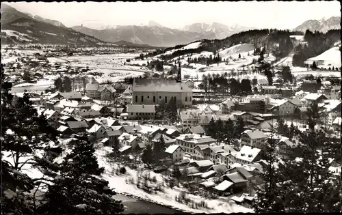 Ak Bad Tölz in Oberbayern. Panorama mit Geigerstein, Juifen und 3 Jochs, Kirche, Winter