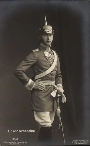 Ak Kronprinz Wilhelm von Preußen, Standportrait in Uniform, Pickelhaube