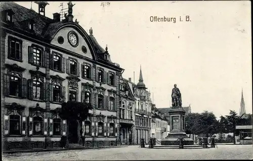 Ak Offenburg in Baden Schwarzwald, Denkmal, Rathaus