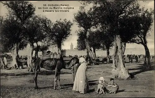 Ak Oudjda Oujda Marokko, Un coin du Marche indigene a travers les Oliviers