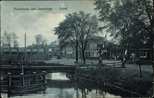 Ak Sneek Súdwest Fryslân Friesland, Parkstraat met Spoorbrug