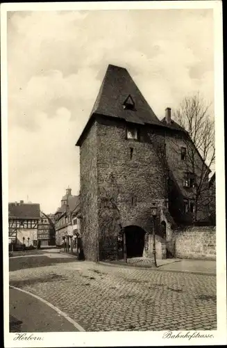 Ak Herborn in Hessen, Bahnhofstraße, Tor