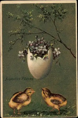 Präge Ak Glückwunsch Ostern, Küken, Veilchen in einer Eierschale
