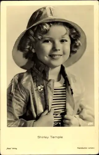 Ak Schauspielerin Shirley Temple, Portrait im Regenzeug
