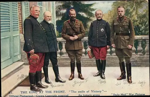 Ak The King at the Front, The smile of Victory, Georg V von Großbritannien