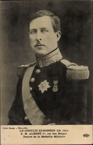 Ak Albert I., Roi des Belges, König von Belgien, Portrait in Uniform, Orden