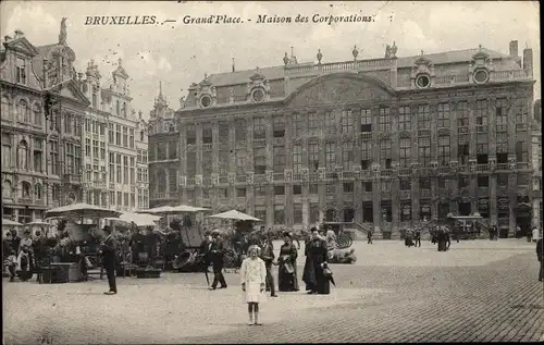 Ak Bruxelles Brüssel, Grand Place, Maison des Corporations, Markt