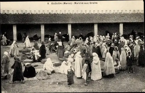 Ak Oudja Marokko, Marché aux Grains, Getreidemarkt