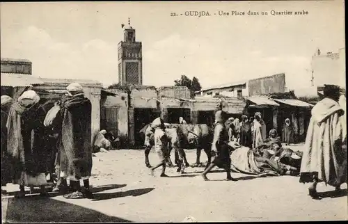Ak Oudjda Oujda Marokko, Une Place dans un Quartier Arabe