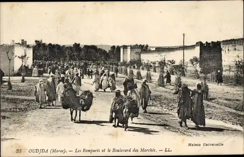 Ak Oudjda Oujda Marokko, Les Remparts et le Boulevard des Marchés