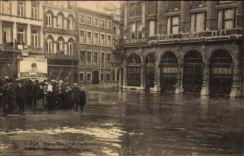 Ak Liège Lüttich Wallonien, Place Marechal Foch, Hochwasser