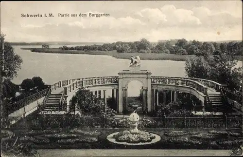 Ak Schwerin in Mecklenburg, Partie aus dem Burggarten